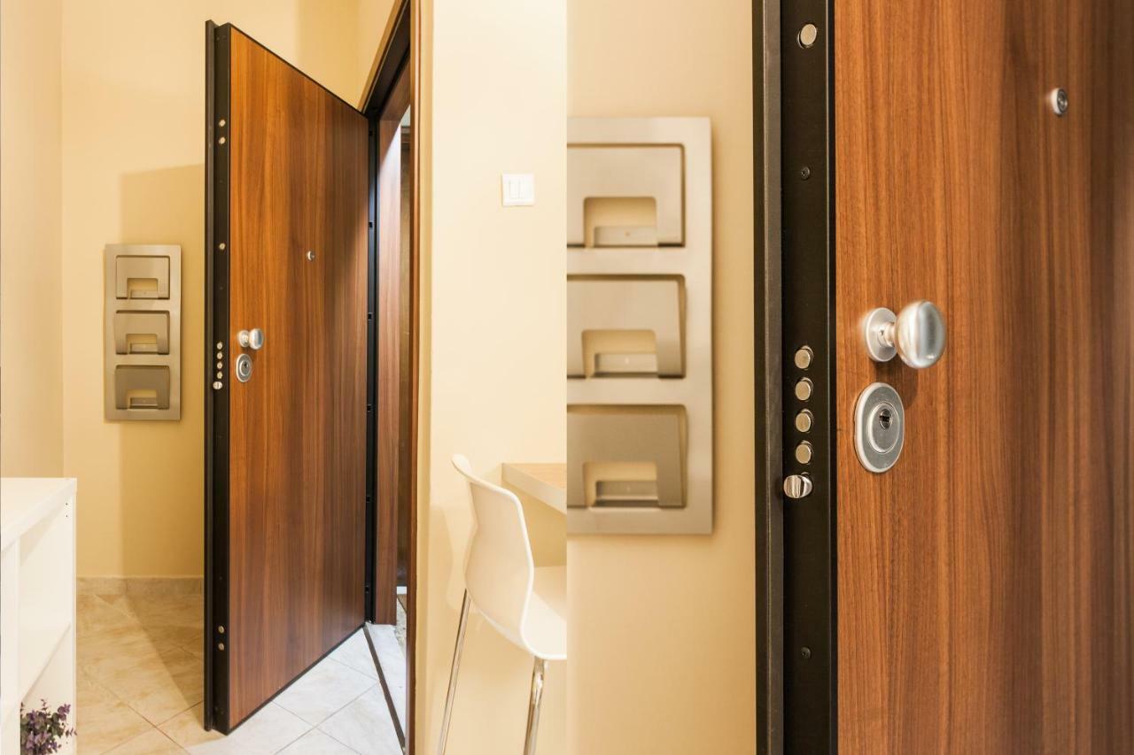 Central, Quiet, Cozy, Very Clean Private Apartment Close To Acropolis Athens Ngoại thất bức ảnh