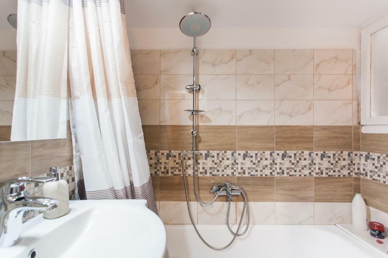 Central, Quiet, Cozy, Very Clean Private Apartment Close To Acropolis Athens Ngoại thất bức ảnh