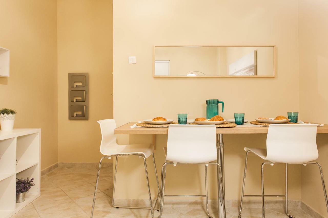 Central, Quiet, Cozy, Very Clean Private Apartment Close To Acropolis Athens Ngoại thất bức ảnh