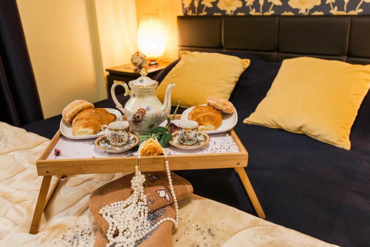 Central, Quiet, Cozy, Very Clean Private Apartment Close To Acropolis Athens Ngoại thất bức ảnh